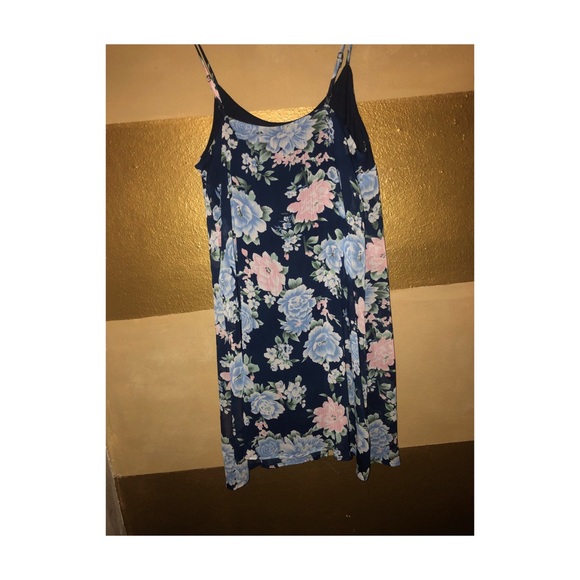 Floral spaghetti strapped dress - Picture 2 of 2